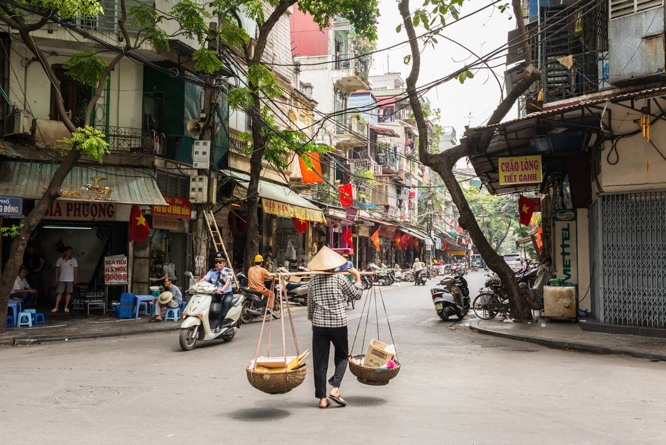 V2T reward your volunteers work with a "Free stay in Hanoi"